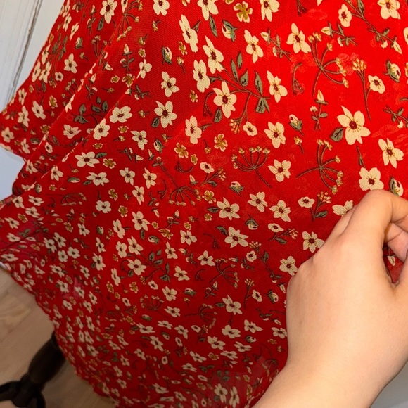 Chic Red Floral Women's Long Sleeve Top - Picture 13 of 14